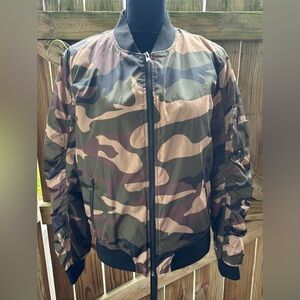 New Look Army Green Camouflage Ruched Sleeve Zip Up Bomber Jacket Size XL